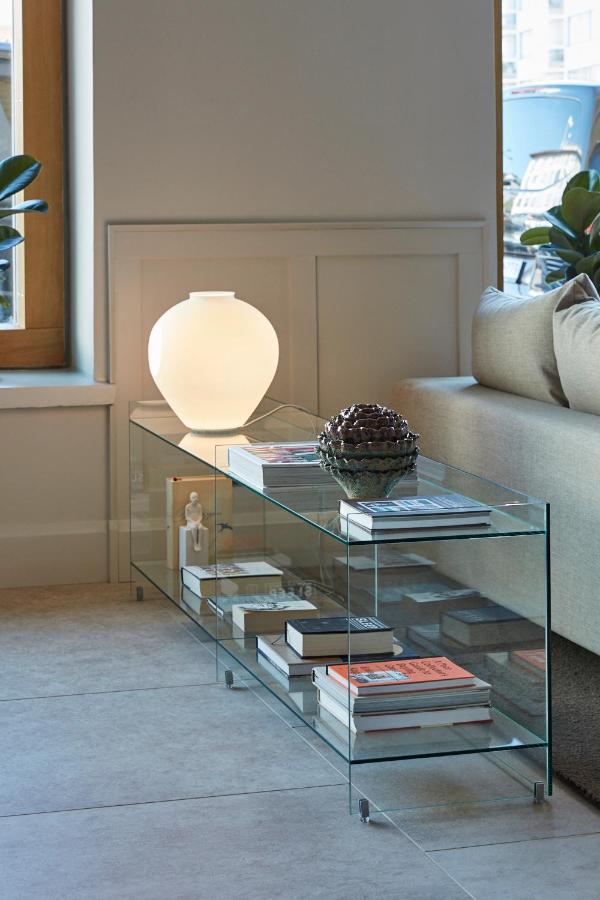 Runo Hotel Порво Екстериор снимка A glass coffee table