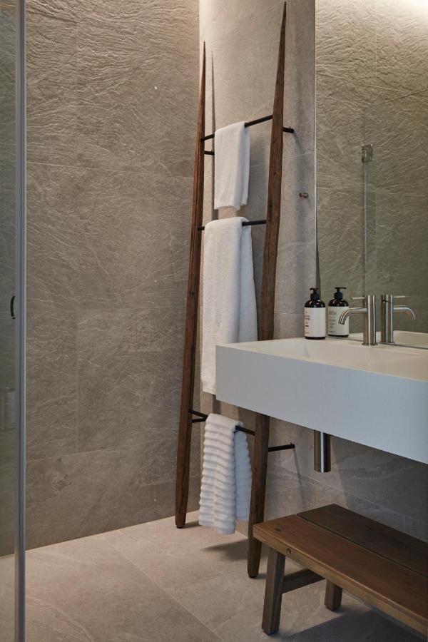 Runo Hotel Порво Екстериор снимка A towel ladder