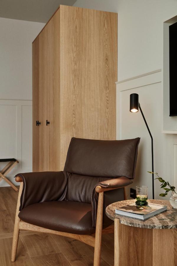 Runo Hotel Порво Екстериор снимка Floor lamp