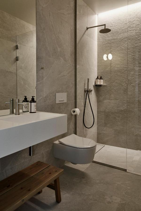 Runo Hotel Порво Екстериор снимка A bidet shower