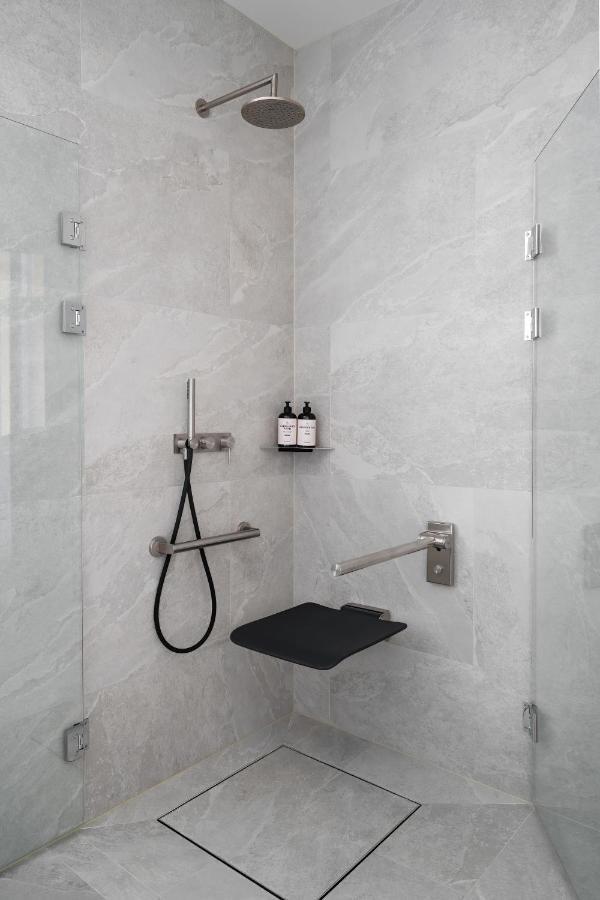 Runo Hotel Порво Екстериор снимка Shower seat
